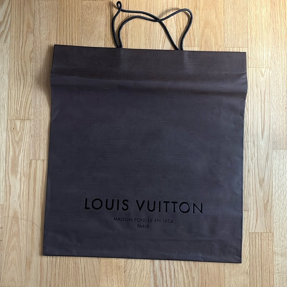 Louis Vuitton Elegant Black Shopping Bag